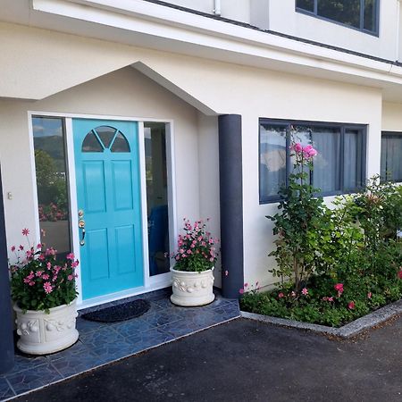 Riverstone Retreat Upper Hutt Exterior foto